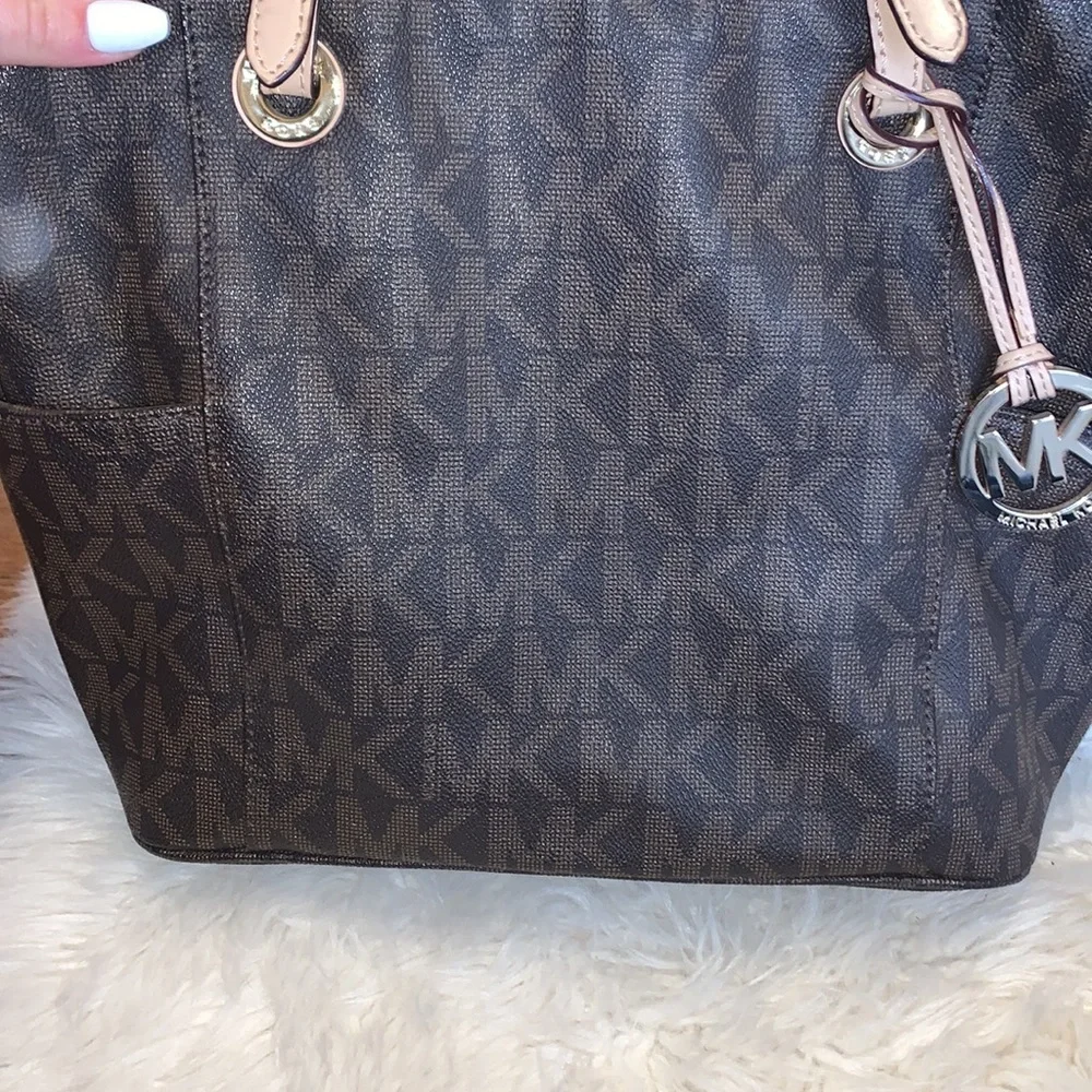 Michael Kors Purse - Picture 2 of 13